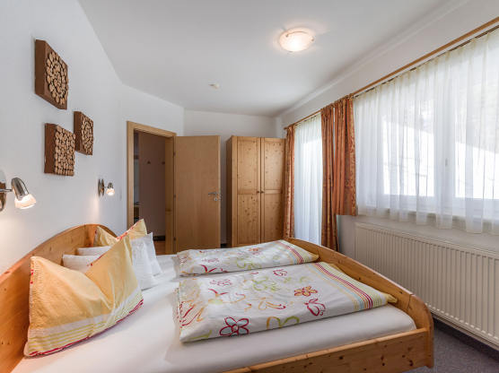 ferienwohnung_jakob_schlafzimmer_1.jpg
